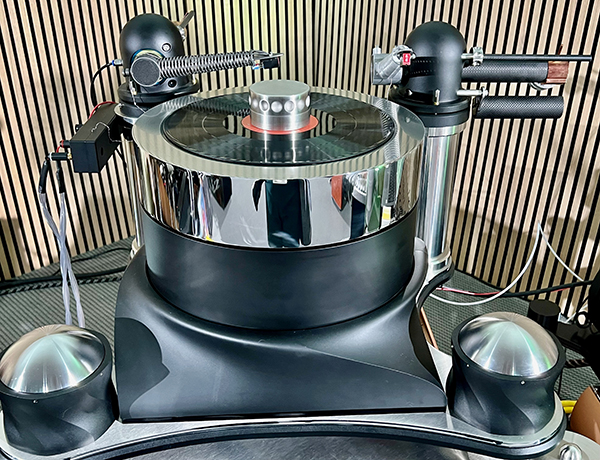  052324.munich.Aries Cerat Pandora turntable.jpg